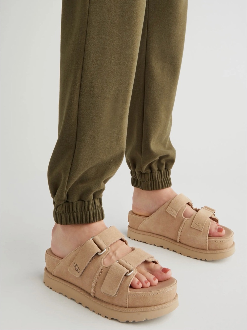 UGG